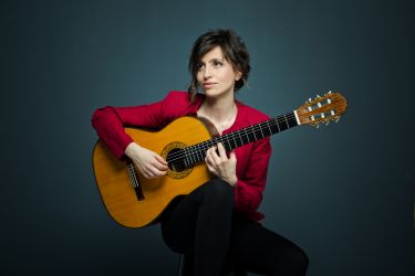  Niezwykle klimatyczny wieczór w oleśnickiej bibliotece publicznej - koncert Anny Pietrzak